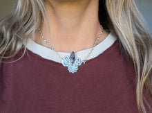 Load image into Gallery viewer, Sterling Silver + Montana Agate Choker Style Snake Necklace