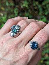 Load image into Gallery viewer, Green Tourmaline + Sterling Silver Embellished Adjustable Ring - Size +/- 8
