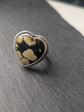 Load image into Gallery viewer, Yellow Turquoise Heart + Sterling Silver Ring - Size 6.75
