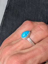 Load image into Gallery viewer, Sterling Silver + Turquoise Teardrop Size 6.25
